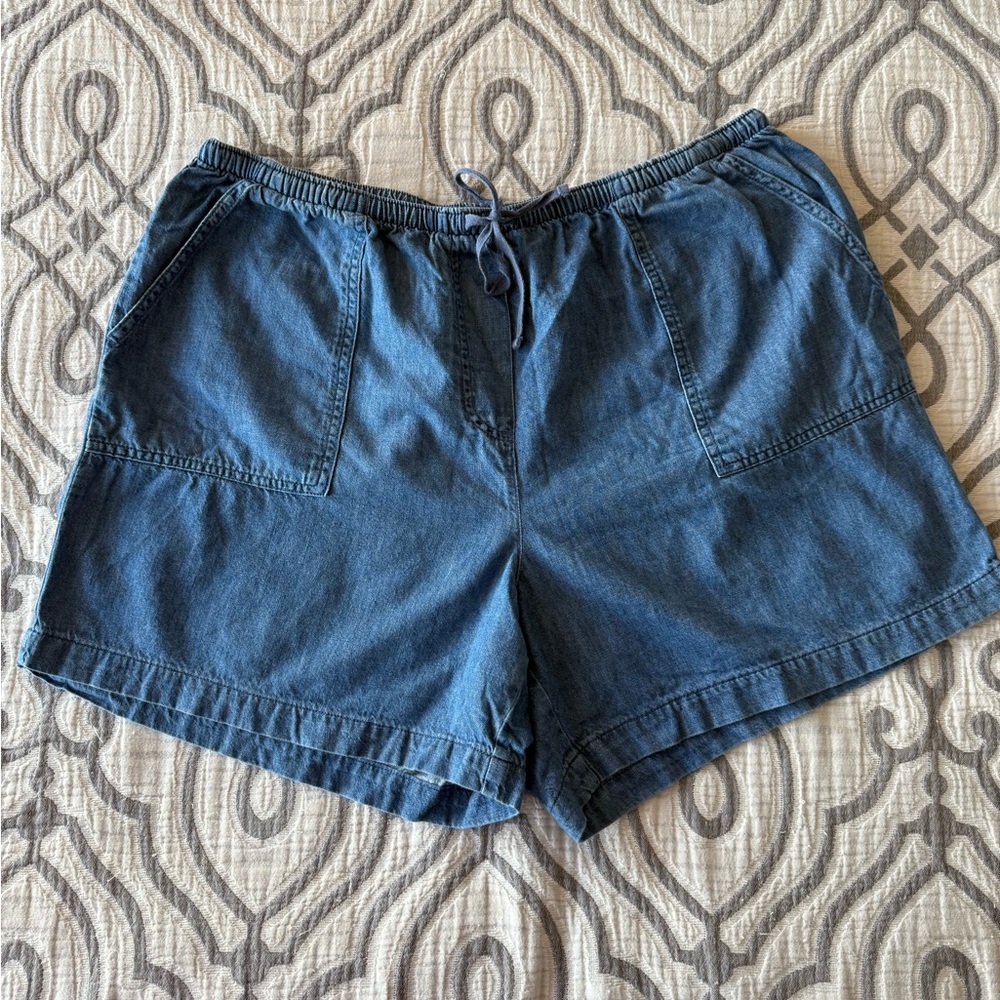 L.L. Bean Women's Cotton Shorts in Classic Blue